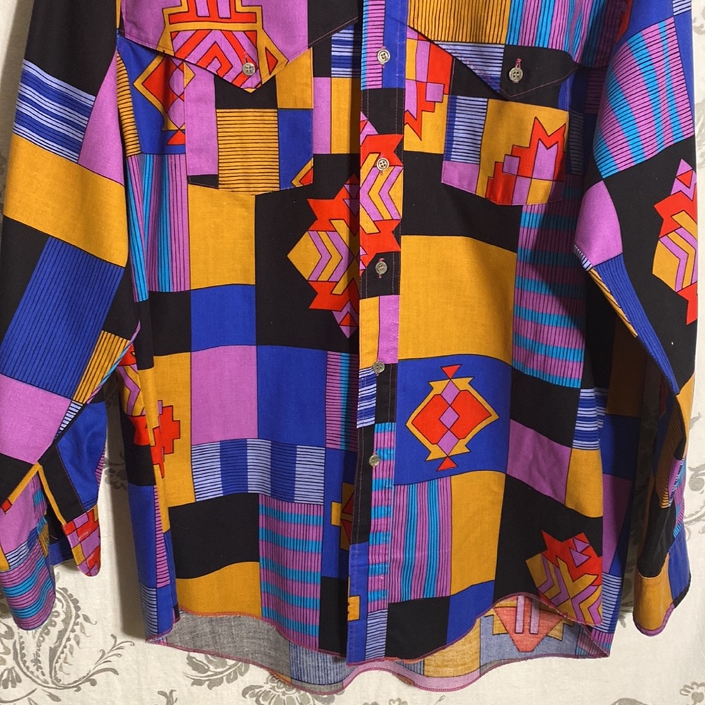 VTG WRANGLER Western Cowboy
Cut Aztec Shirt Size 17-35 XL Tails.
MADE IN‎ USA - Picture 3 of 11